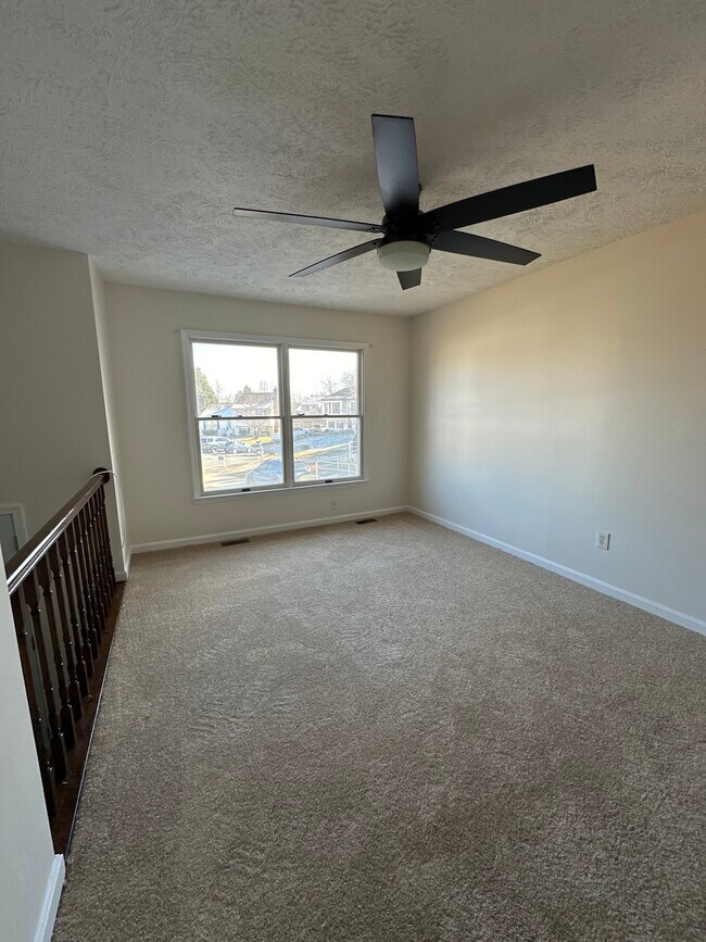 Building Photo - 7542 Knoll Acres Rd