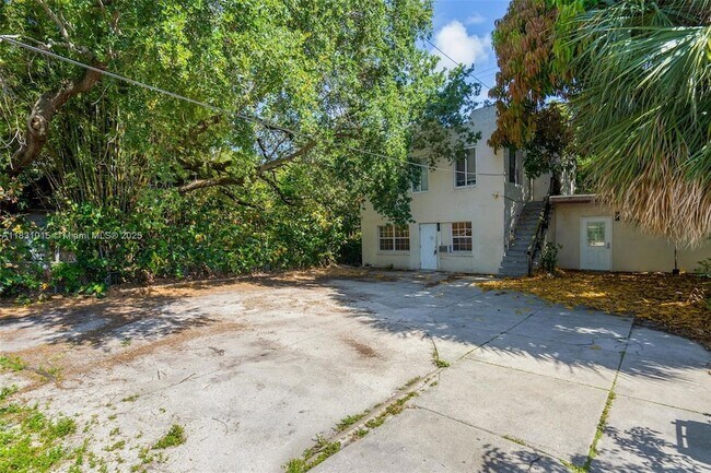 Foto del edificio - 1045 NE 131st St