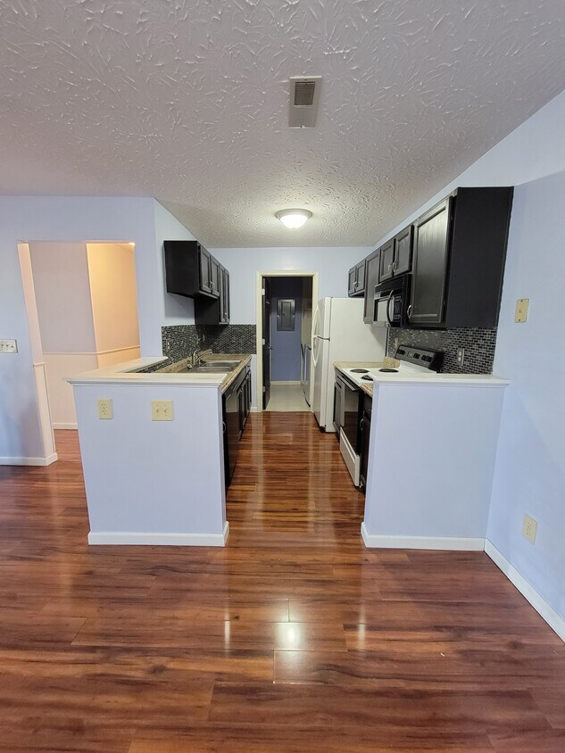 Primary Photo - 660 Friars Ln, Unit #2
