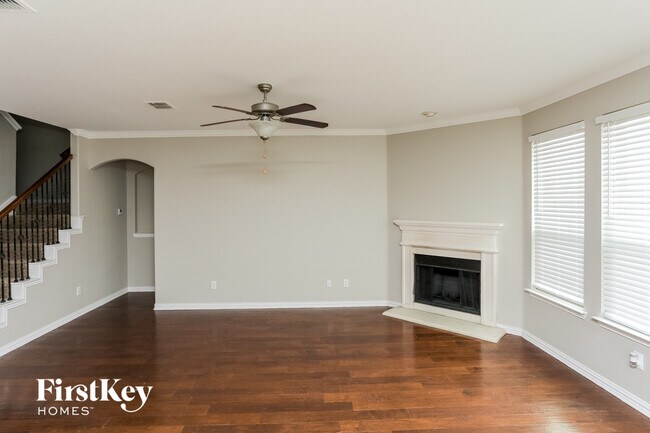 Foto del edificio - 150 Cameron Dr