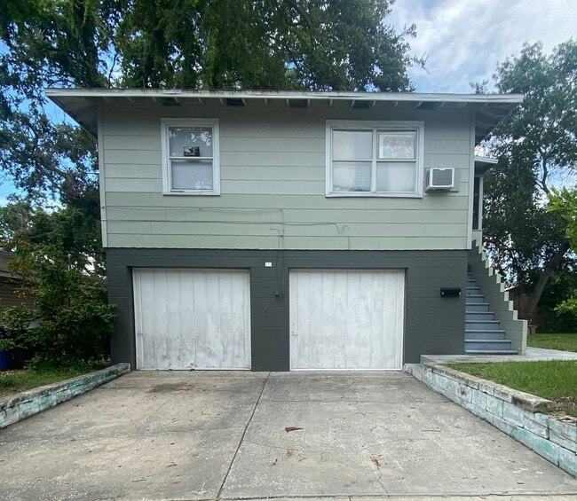 Building Photo - 962 19th Ave S