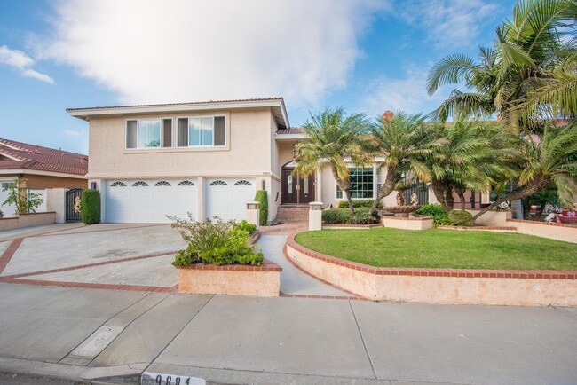 Building Photo - South Huntington Beach Pool Home