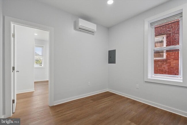 Building Photo - 251 S 44th St