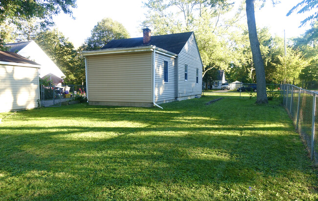 BACK YARD - 3303 Oakwood St
