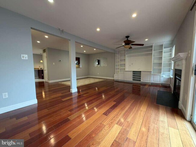 Foto del edificio - 10354 College Square