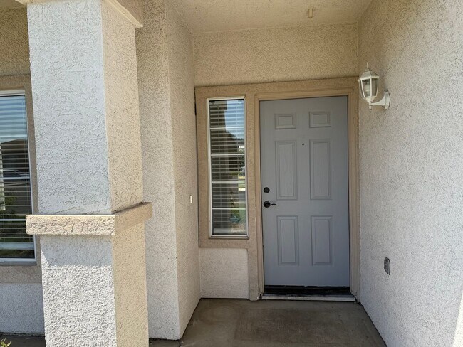 Foto del edificio - 4-bedroom two story home in Sylvan School ...