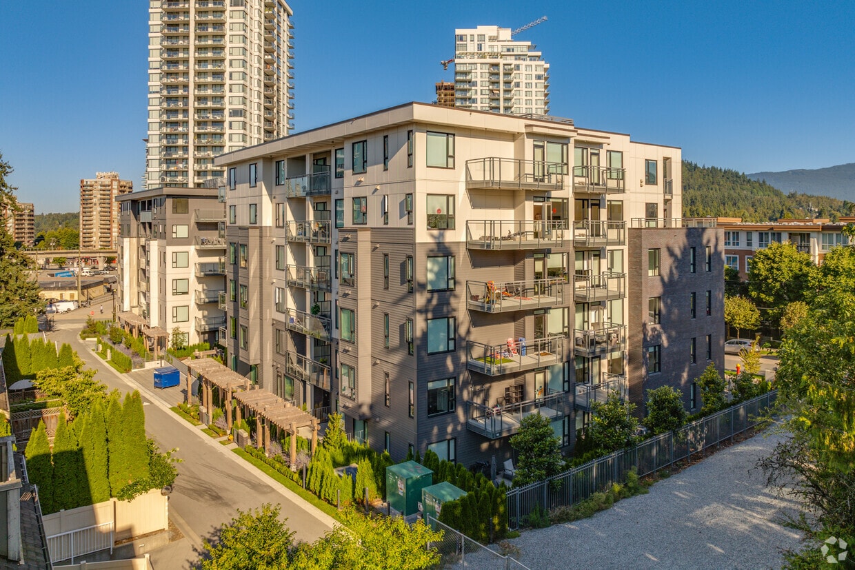 Primary Photo - Seasons