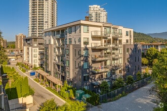 Building Photo - Seasons