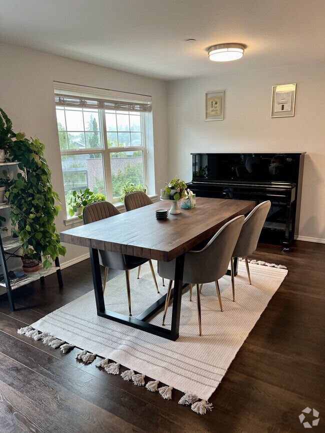 Harrison/Denny Blaine Gated Apartments for Rent Seattle, WA 1