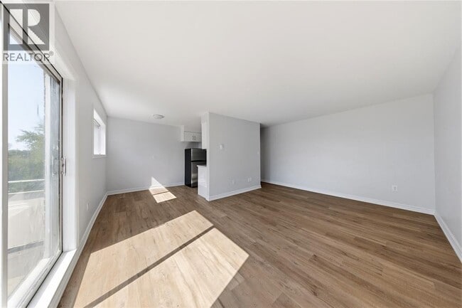 Building Photo - 950 Eastlawn Ave