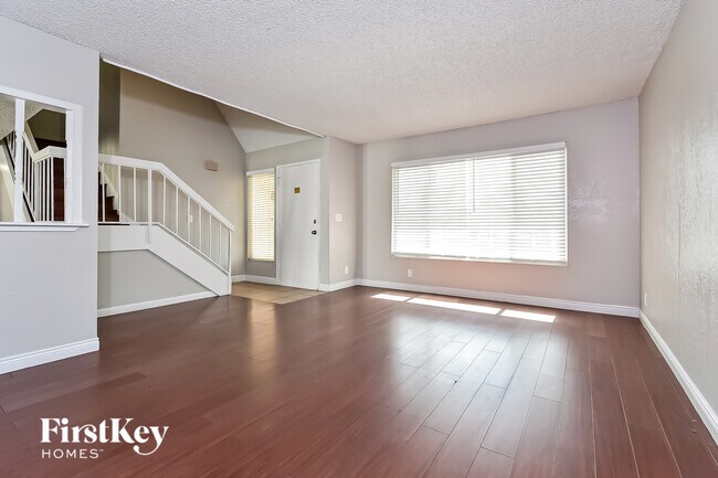 Foto del edificio - 7084 Berkshire Pl