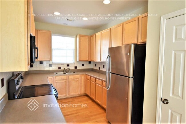 Building Photo - 3680 Roseman Landing