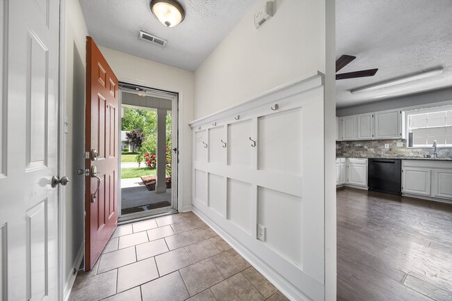 Foto del edificio - 3131 Harrington Ct