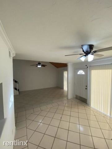 Building Photo - 9115 Green Meadows Way