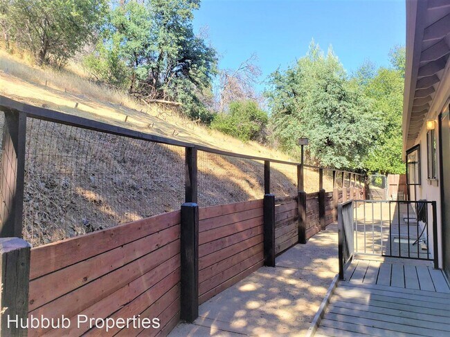Foto del edificio - 3 br, 2 bath House - 2376 Snow Ln.