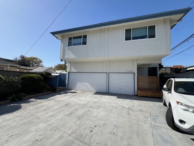 Building Photo - 11353 La Grange Ave