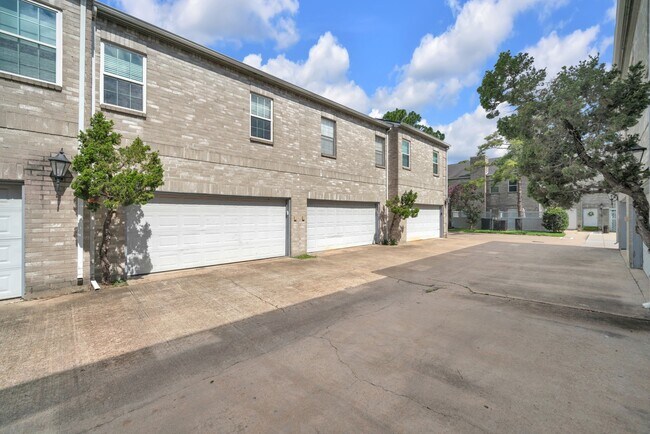 Building Photo - 6000 Reims Rd