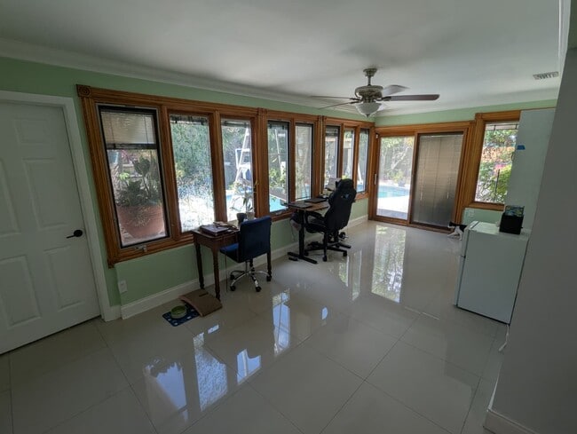 Florida Room - 2220 NE 37th St