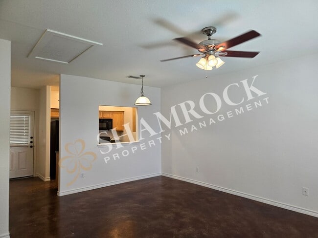 Foto del edificio - Chambers Creek Condos