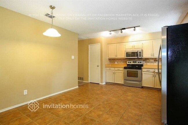 Building Photo - 6410 Walnut Springs Dr