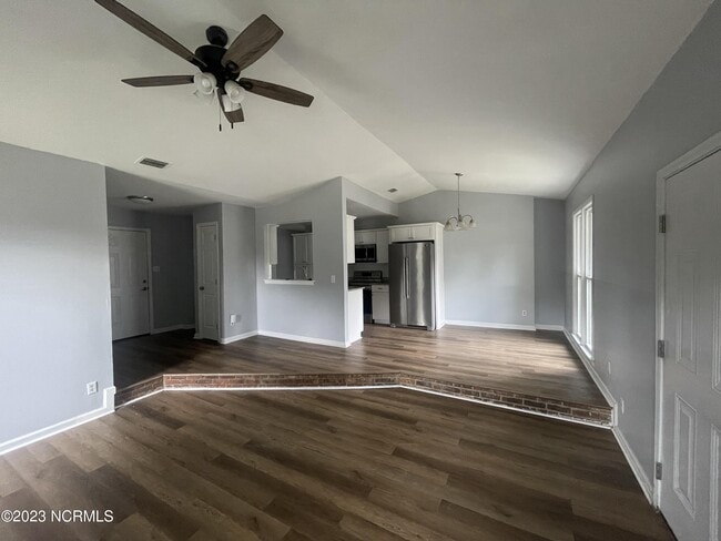 Building Photo - 3337 Redfox Rd
