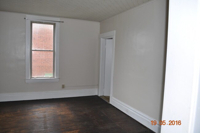 Building Photo - 608 Grant Ave