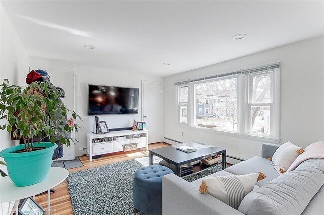 Building Photo - 30 Bayard St