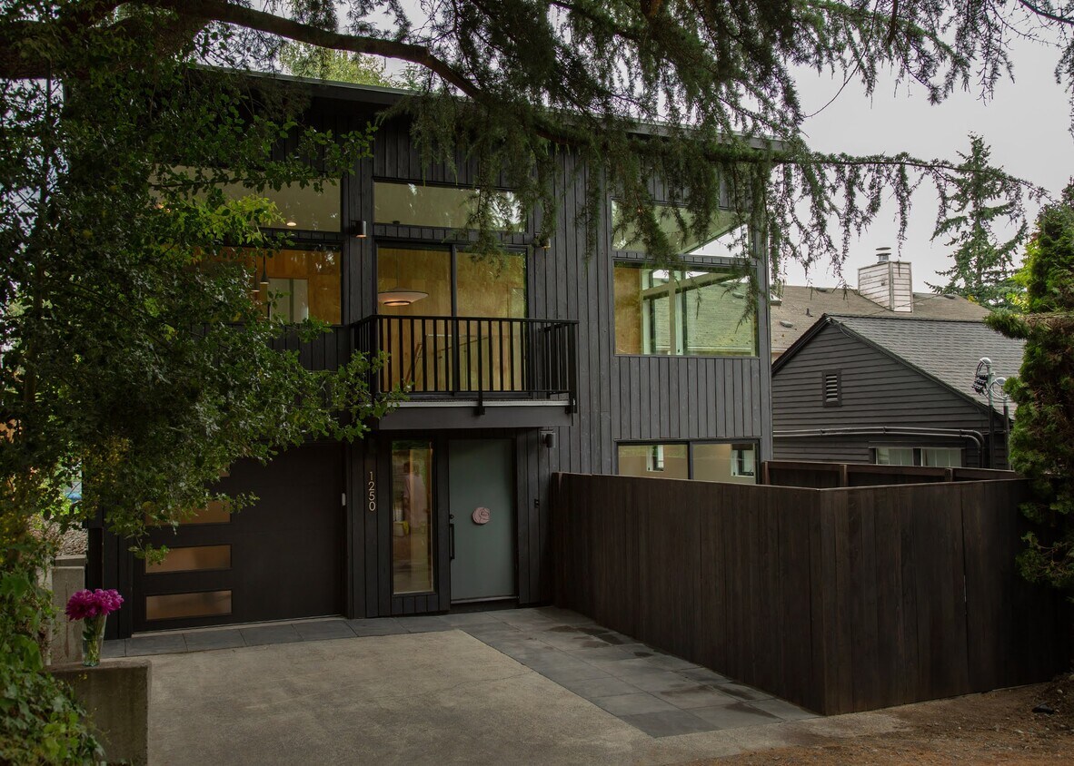 Foto principal - 1250 NE 96th St