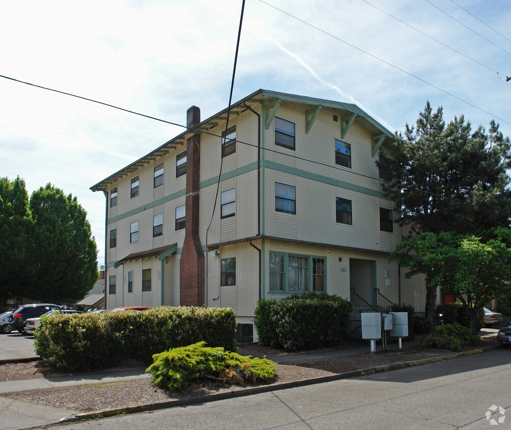 Primary Photo - 141 NW 15th St
