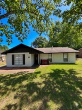 Building Photo - 728 Amity Ln