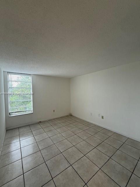 Building Photo - 8820 Fontainebleau Blvd