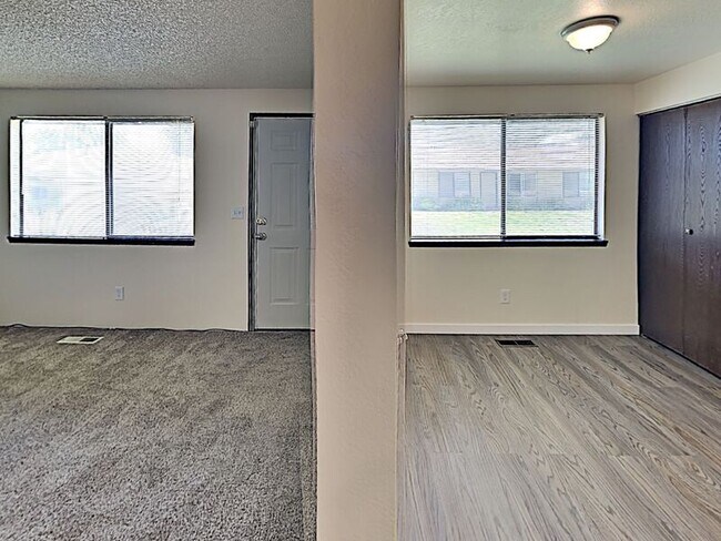 Building Photo - 1009 S 42nd Ave