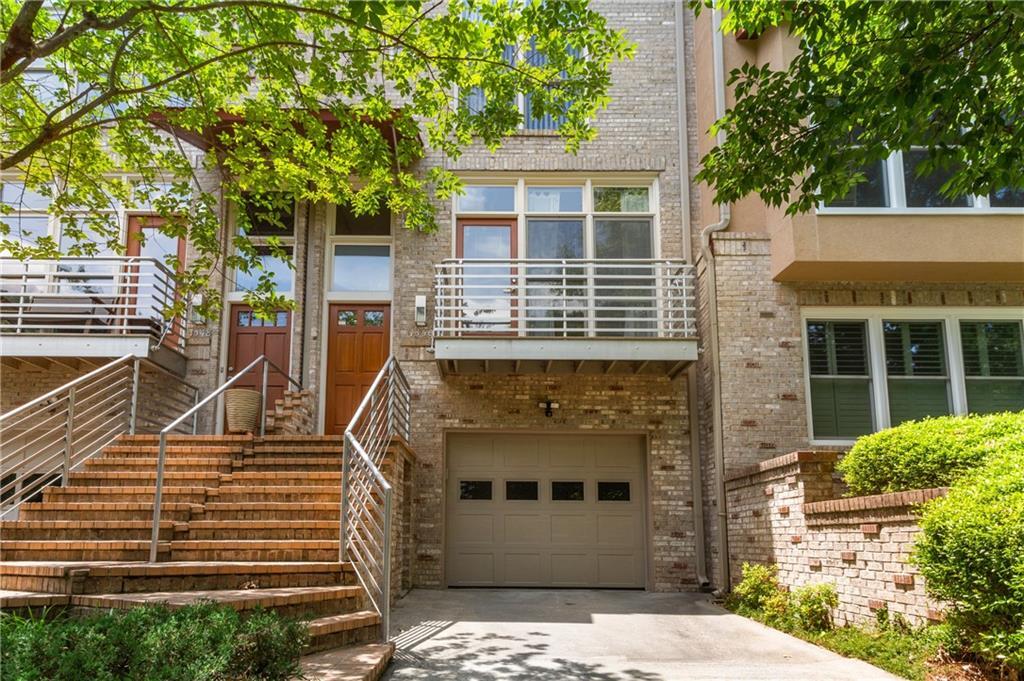 Primary Photo - 1350 Fernwood Cir NE