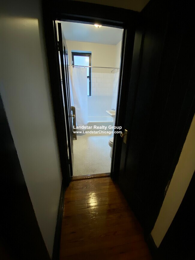 Foto del edificio - 6411 N Lakewood Ave