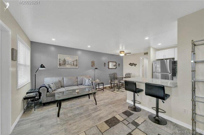Building Photo - 2600 SE Ocean Blvd