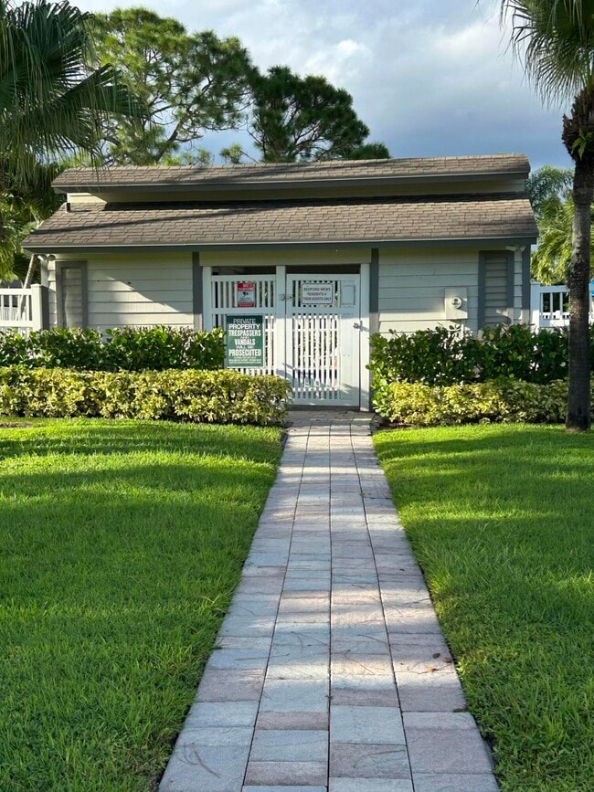 Foto del edificio - 13383 Bedford Mews Ct