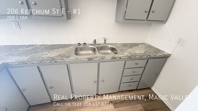 Foto del edificio - 206 Ketchum St E