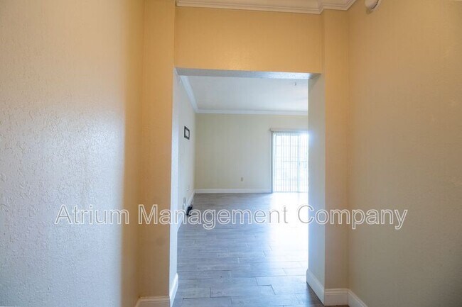 Building Photo - 122 Vista Verdi Cir