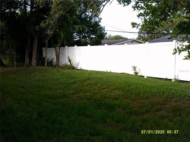 Building Photo - 945 Luna Terrace