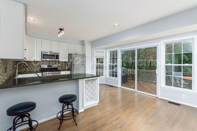 Foto del edificio - 7715 Rachael Whitney Ln