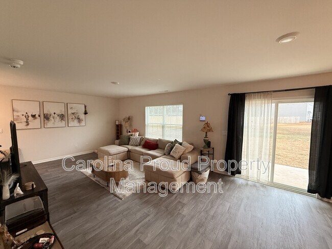 Foto del edificio - 4116 Madeline Farm Blvd