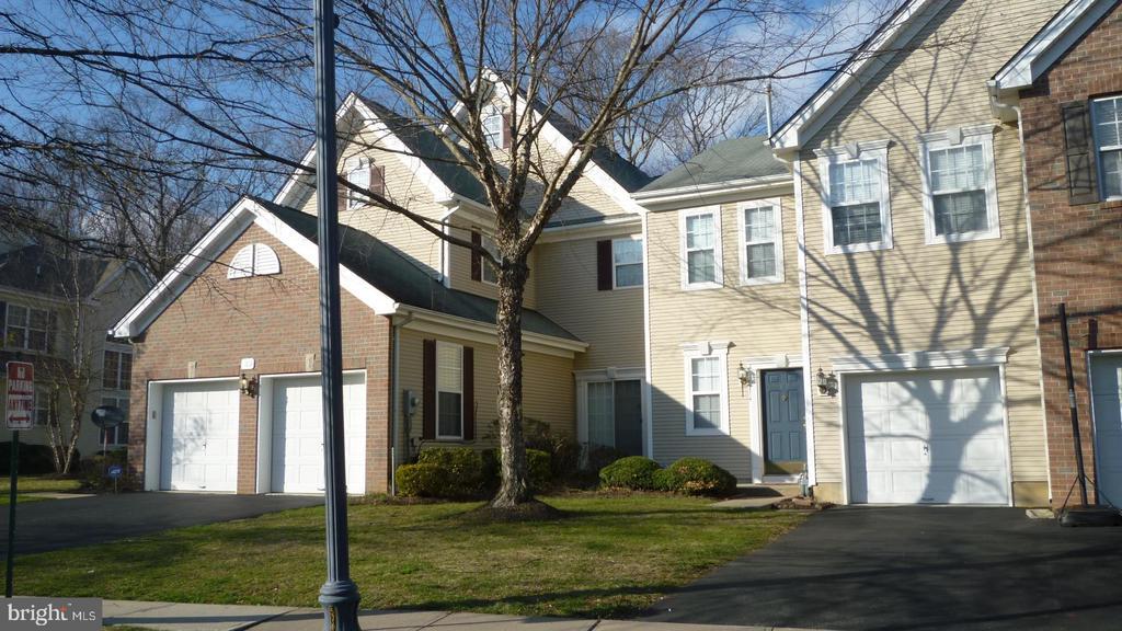 Primary Photo - 107 Windsor Pond Rd