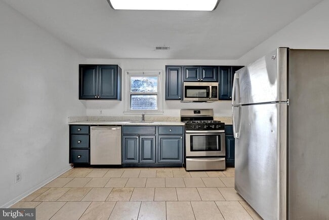 Building Photo - 811 Seagrove Rd