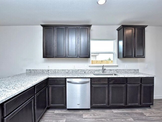 Foto del edificio - 216 Sunnymeade Ln