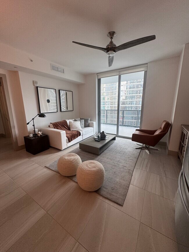 Foto del edificio - 564 SW 2nd St