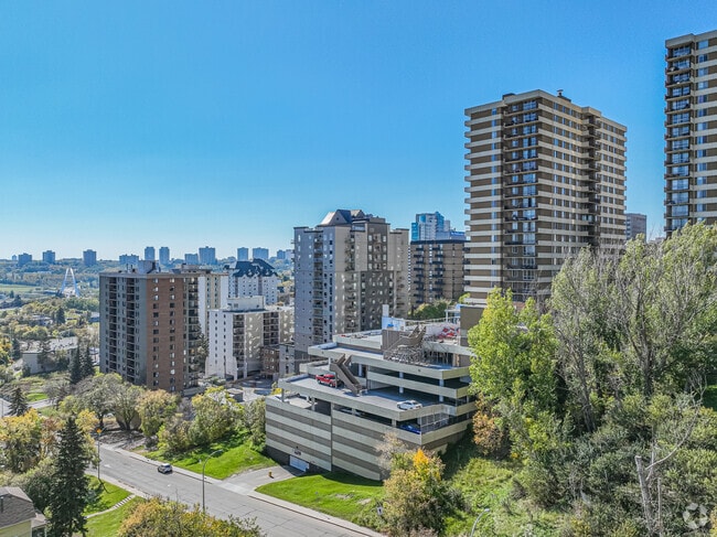 09/2023 - Hillside Tower