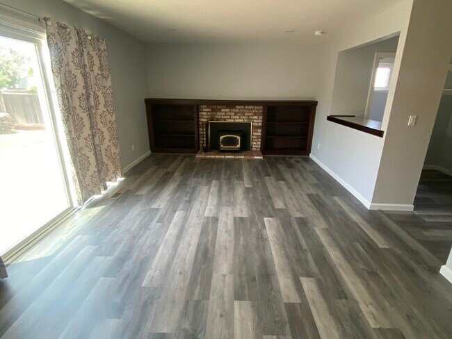 Building Photo - 1285 Astoria Dr