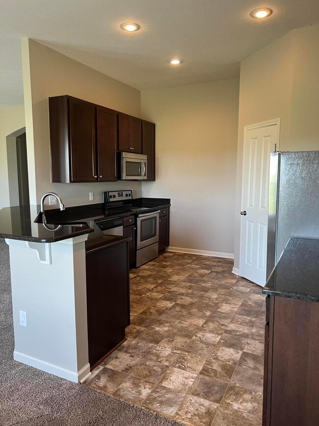 Building Photo - 3203 Rossmore Cir
