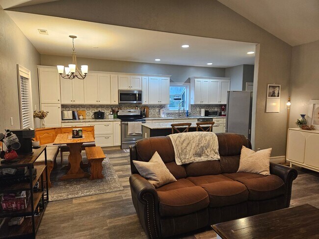 Foto del edificio - 3 Bedroom 2 Bath unfurnished home located in Sneads Ferry