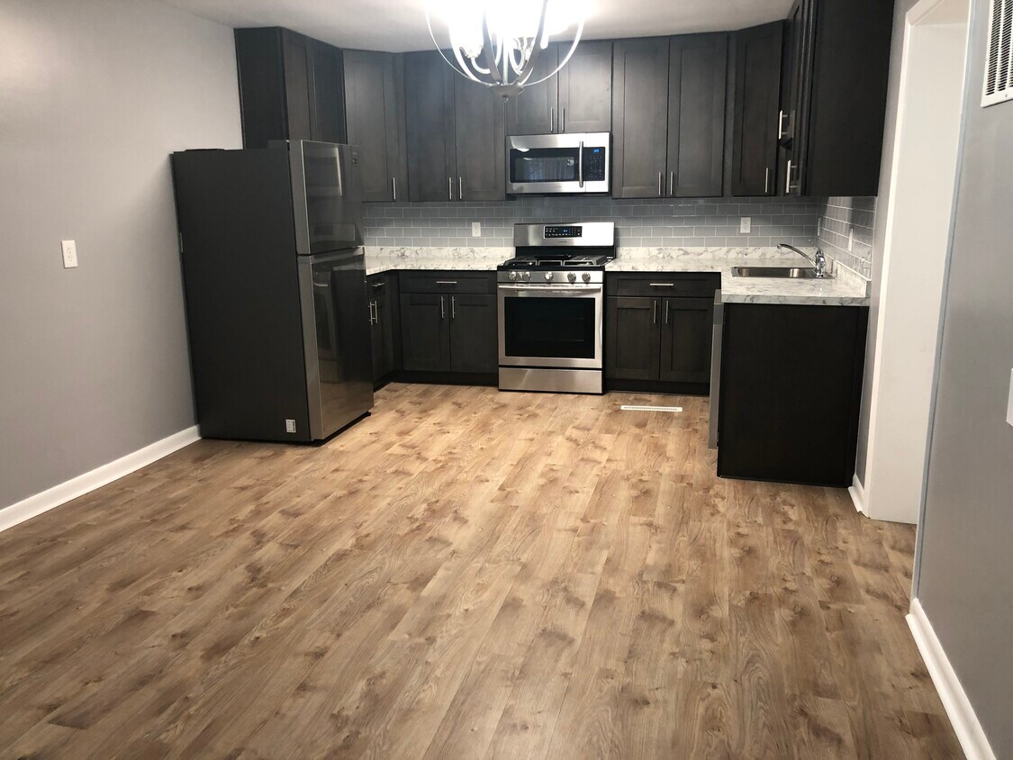 Cocina 21'x12' - 5516 State Rd